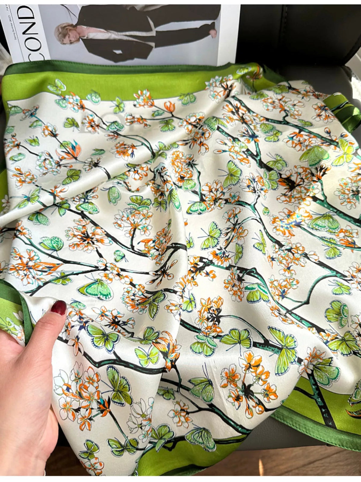 Éden Floral-Print Silk Scarf - Dressed.