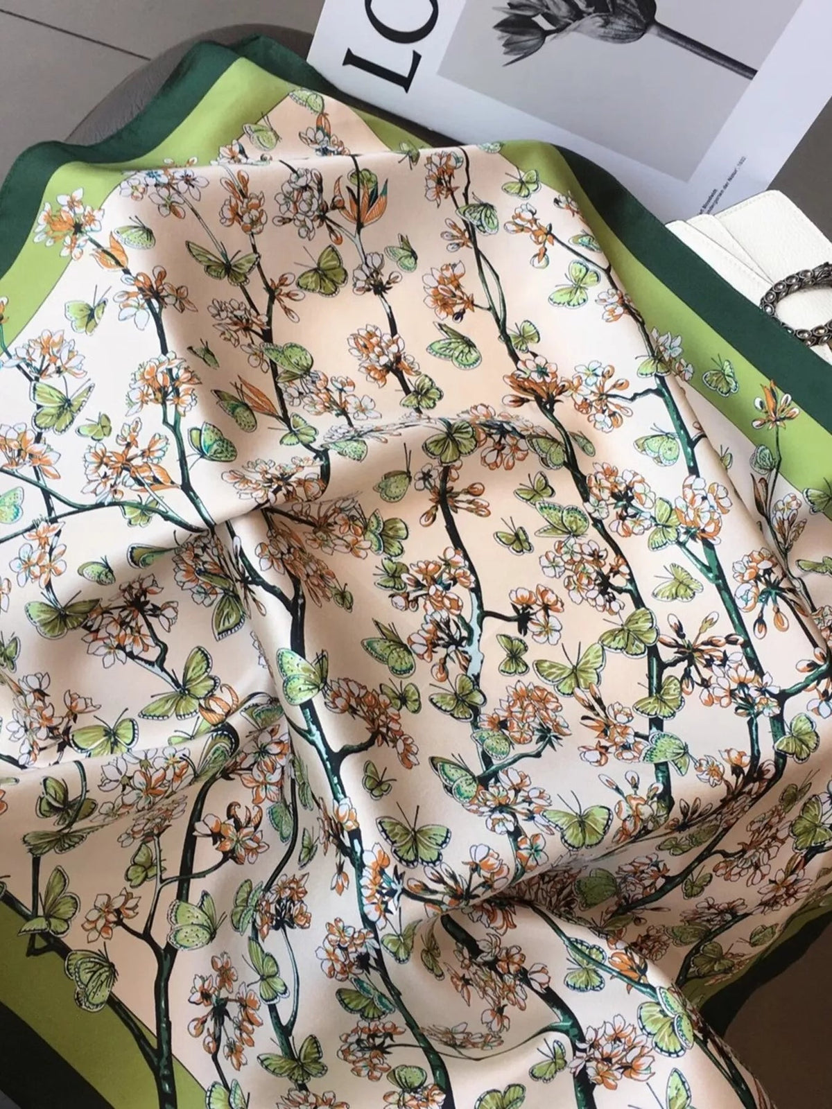 Éden Floral-Print Silk Scarf - Dressed.